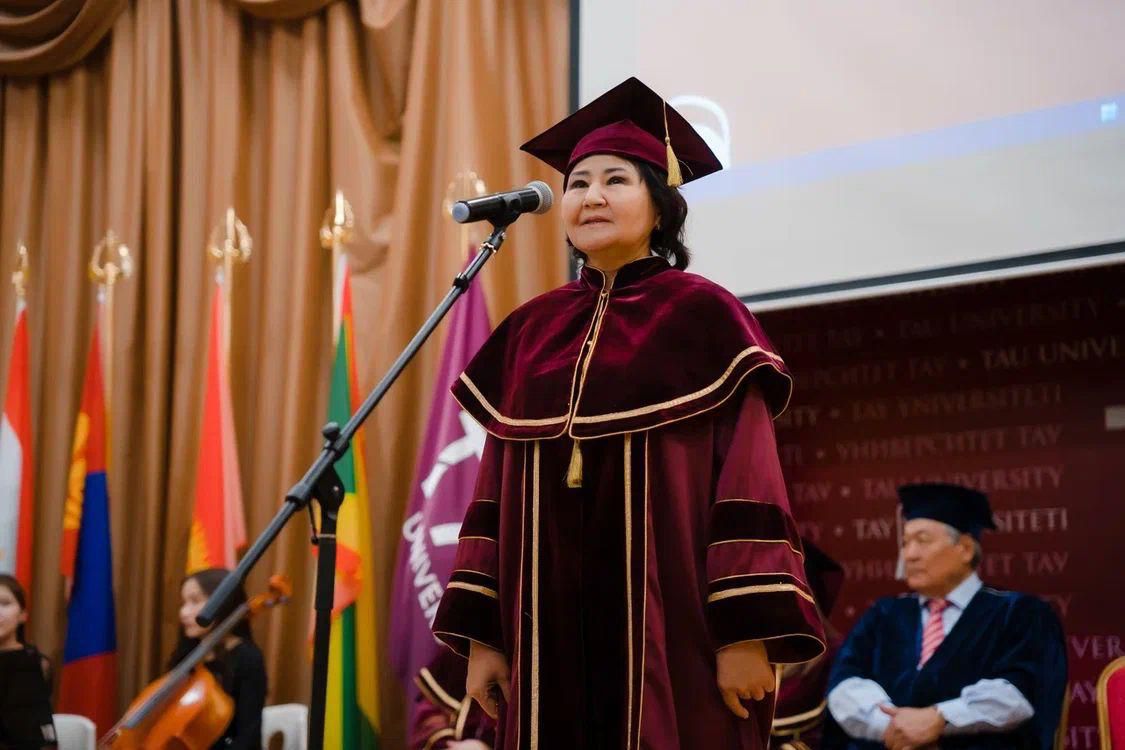 Поздравление выпускникам