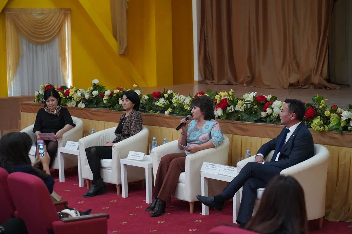 В университете «Туран-Астана» прошел обучающий семинар для столичных педагогов-профориентаторов на тему: