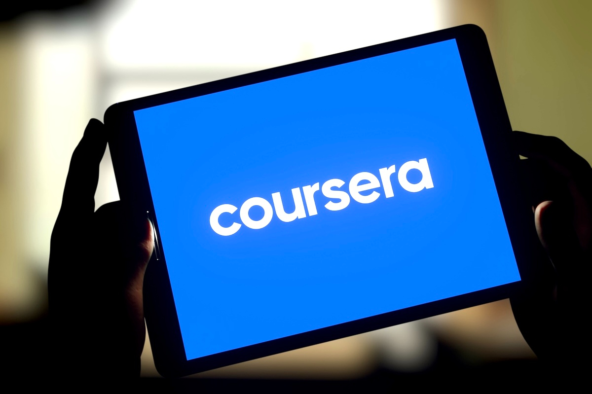 Coursera ашыңыз: әлемдегі ең жақсы университеттерде онлайн оқыңыз