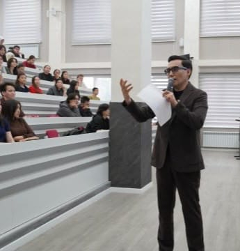From Theory to Practice: Turan-Astana University Hosts Meeting with Journalist and TV Presenter Asaubek Aiymbetov
